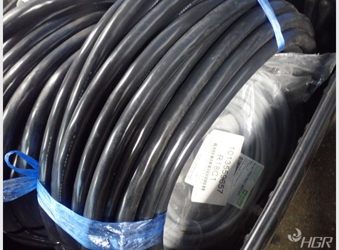  Cables