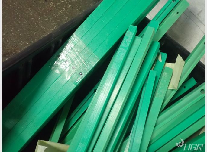  Plastic Rails