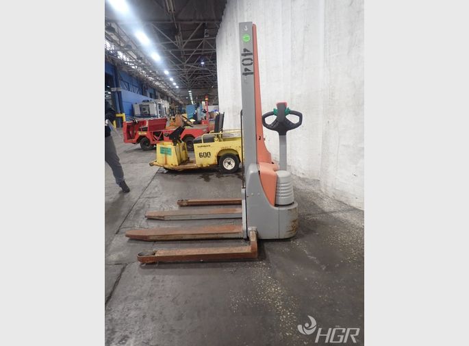 Raymond Electric Straddle Lift