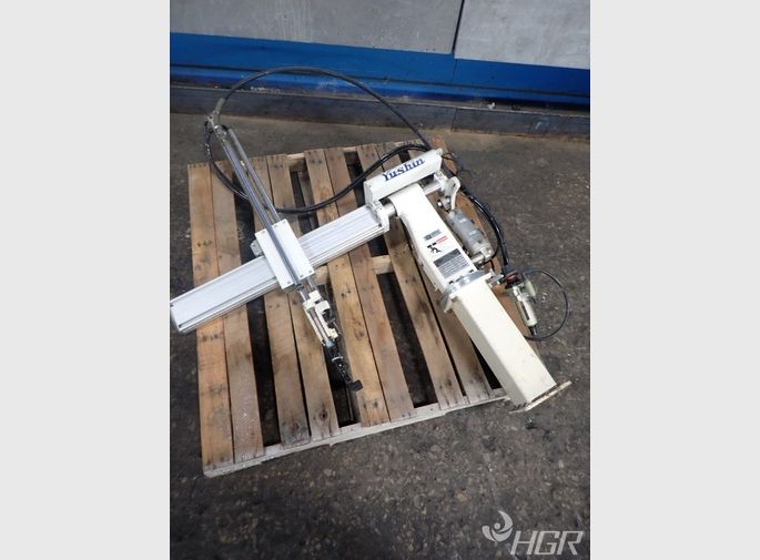 Yushin Picknplace Robot