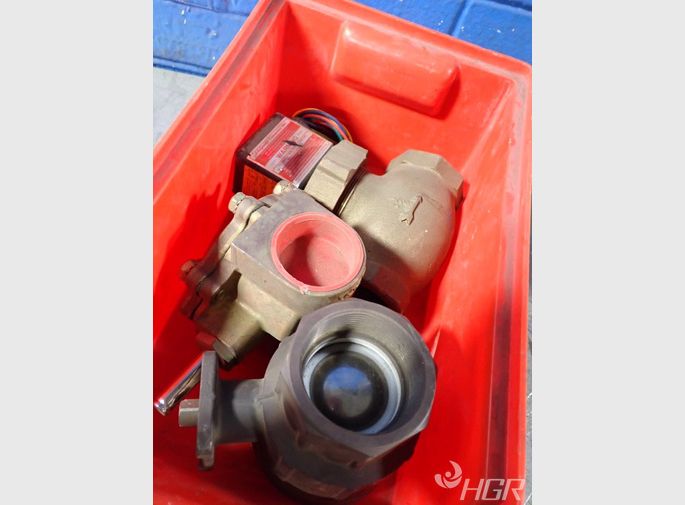  Valves