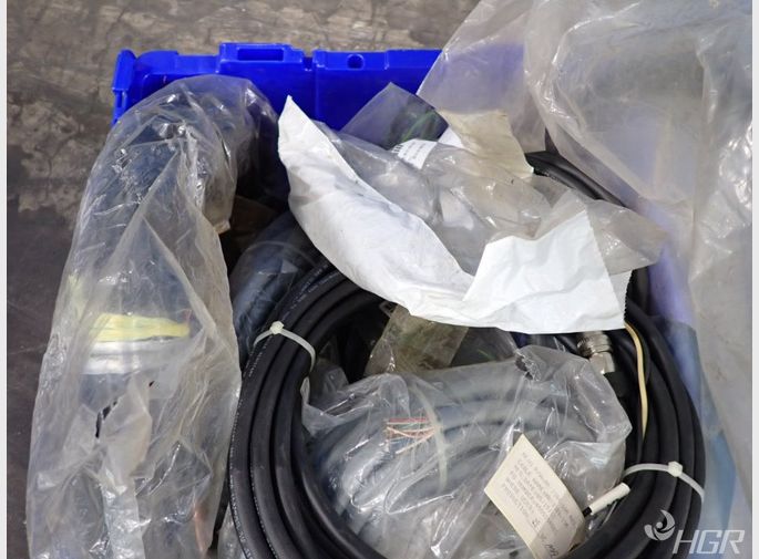  Cables
