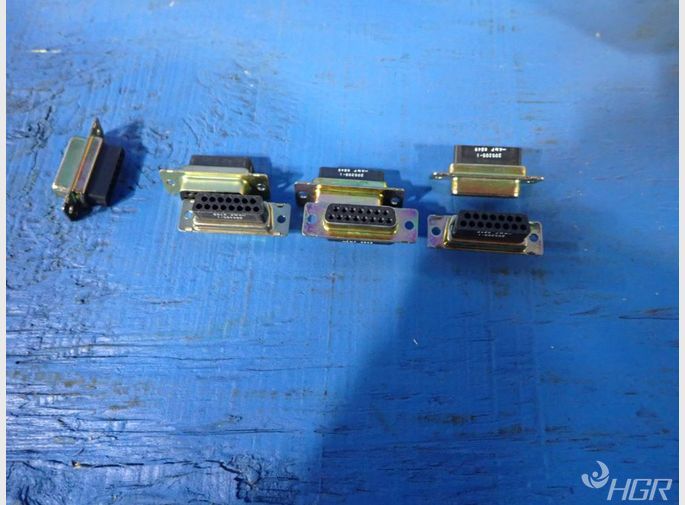  Sub Connectors
