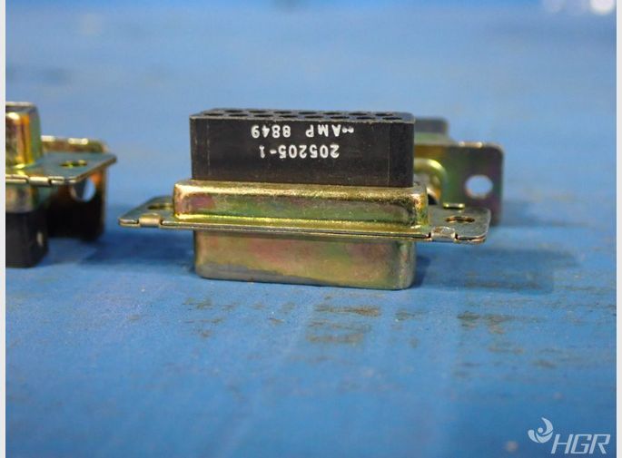  Sub Connectors