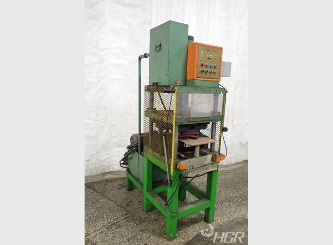 Ningbo Beilun Xlinlin Electromechanical Ningbo Beilun Xlinlin Electromechanical 4 Post Press