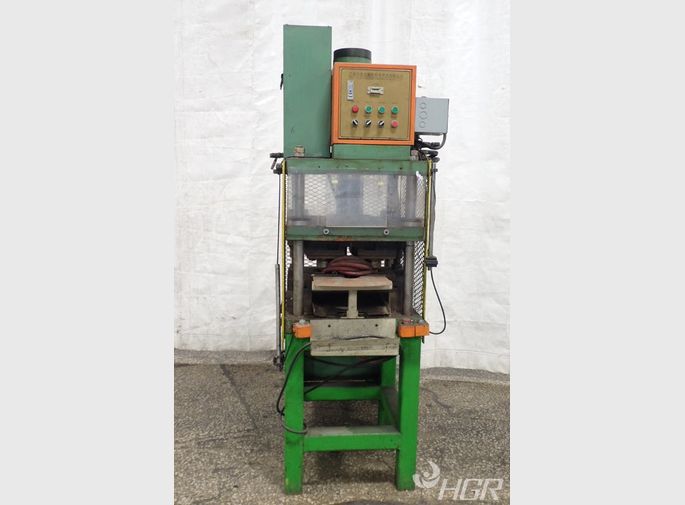 Ningbo Beilun Xlinlin Electromechanical Ningbo Beilun Xlinlin Electromechanical 4 Post Press