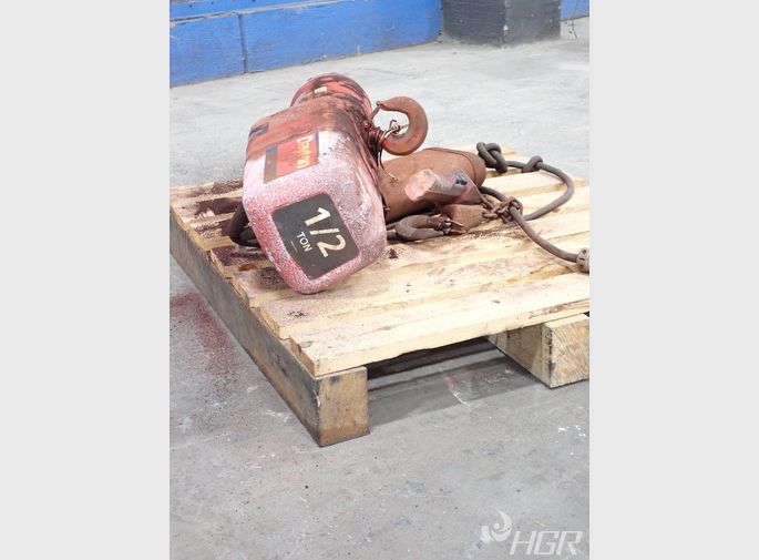Dayton Chain Hoist