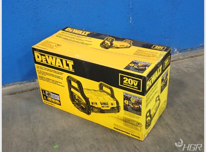 Used Dewalt 1800 Watt Portable Power Station And Parallel Battery