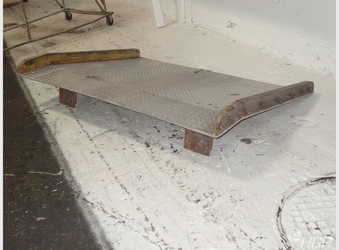  Dock Plate
