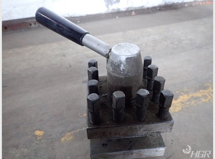  Tool Post
