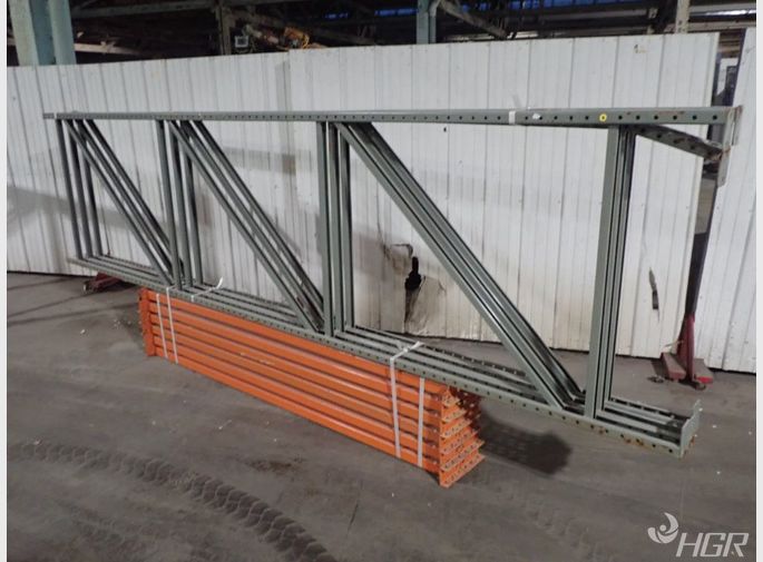  Pallet Racking Lot