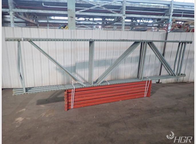  Pallet Racking Lot