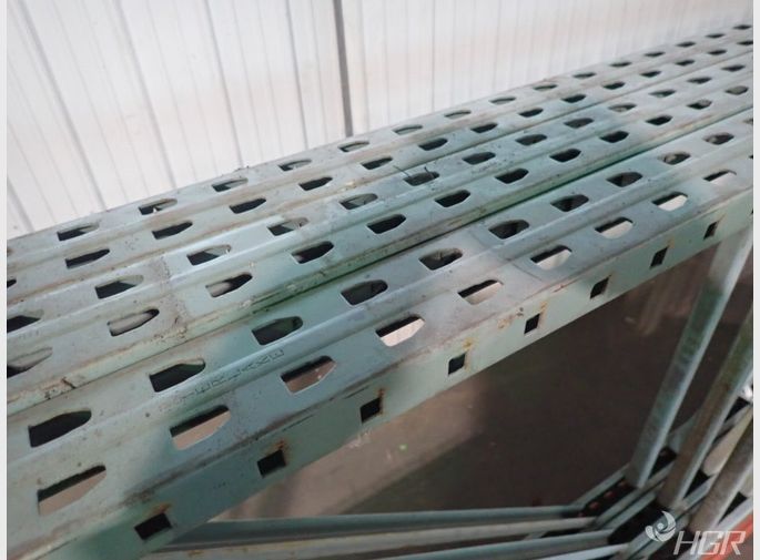  Pallet Racking Lot