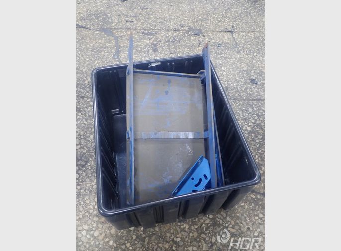  Trays