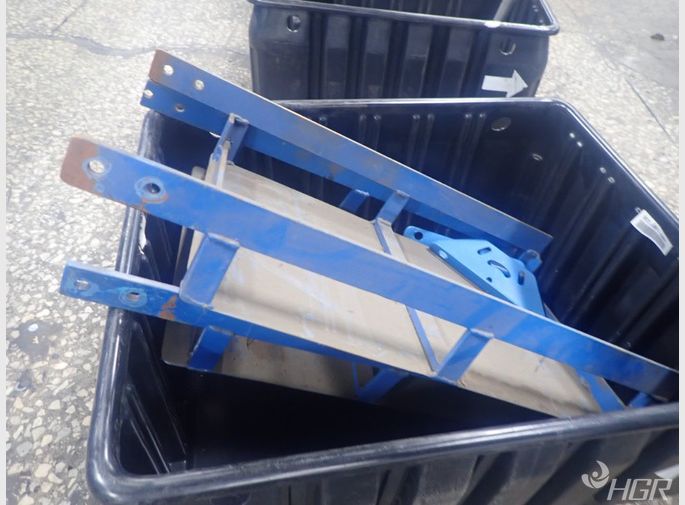  Trays