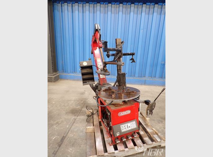 Accuturn Tire Changer