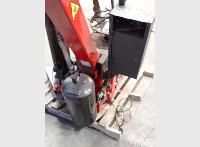 Accuturn Tire Changer