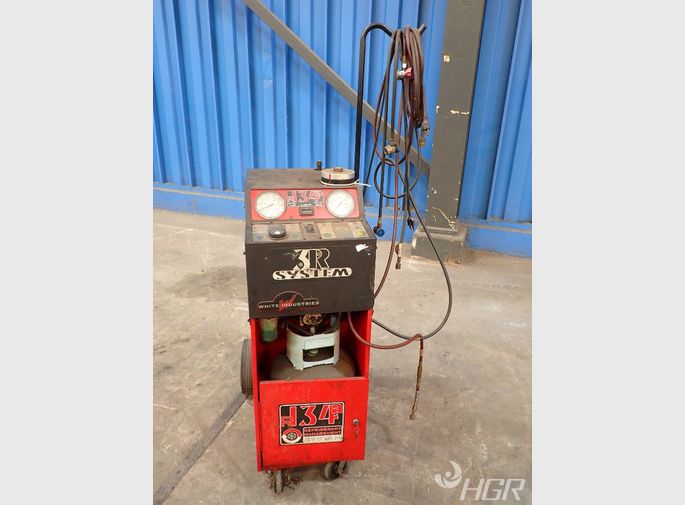 White Refrigerant Recovery And Charging System