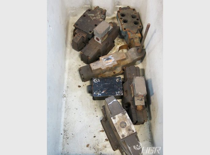 Valves