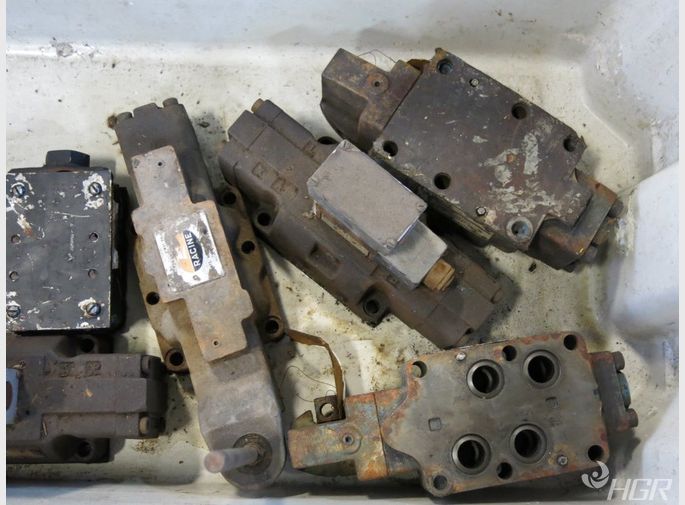  Valves