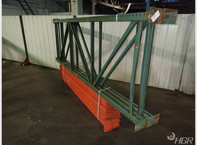  Pallet Racking Lot