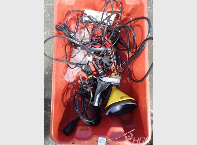  Cables  Fan  Funnels  Hardware