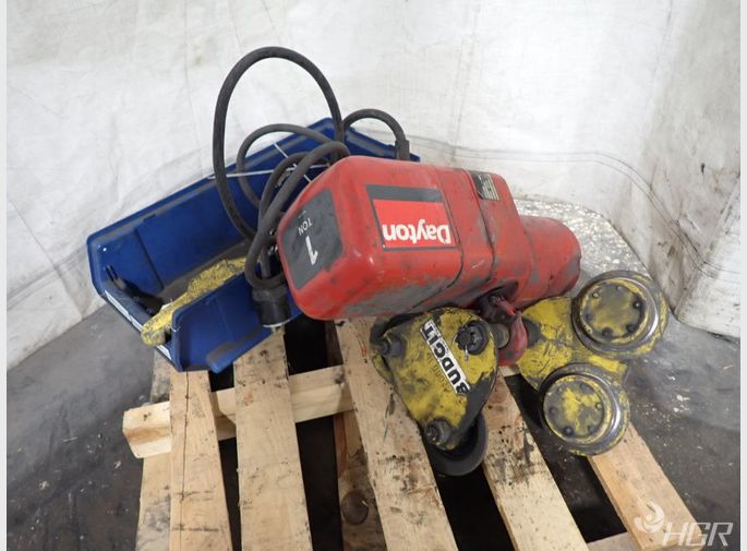 Dayton Electric Chain Hoist