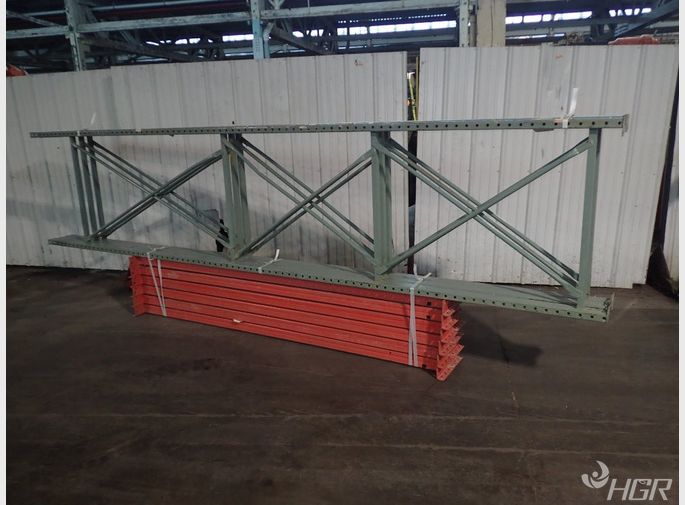  Pallet Racking Lot
