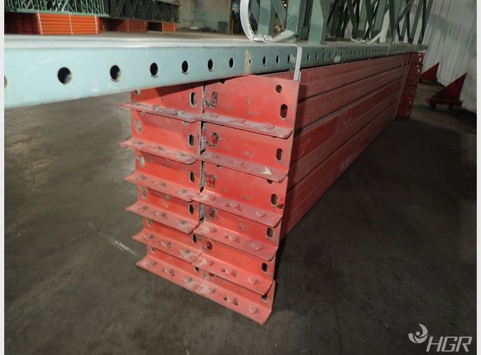  Pallet Racking Lot