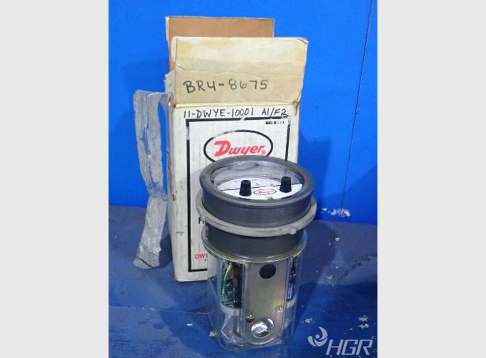 Dwyer Pressure Switchgauge
