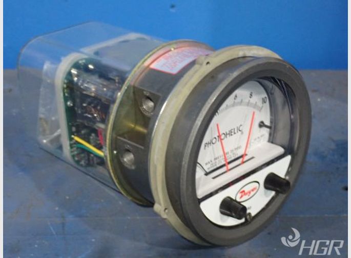 Dwyer Pressure Switchgauge