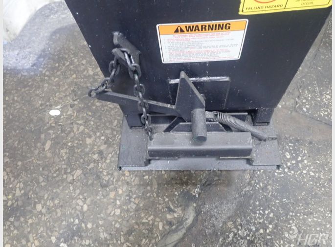 Universal Handling Hopper