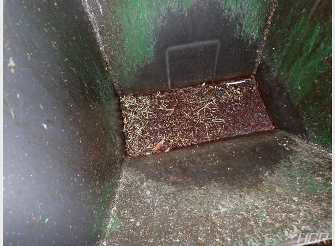 Universal Handling Equipment Self Dumping Hopper