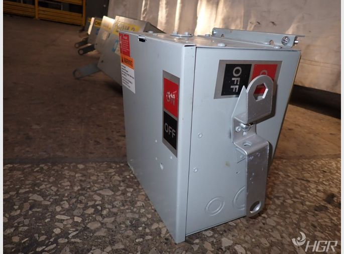 General Electric Bus Plug