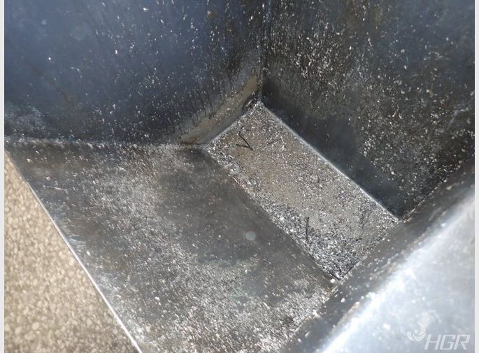 Universal Handling Equipment Self Dumping Hopper