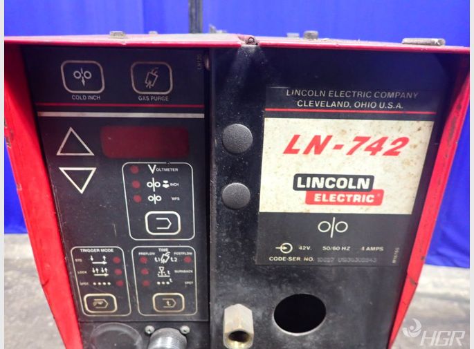 Used Lincoln Electric Lincoln Electric Invertec V300pro Welder