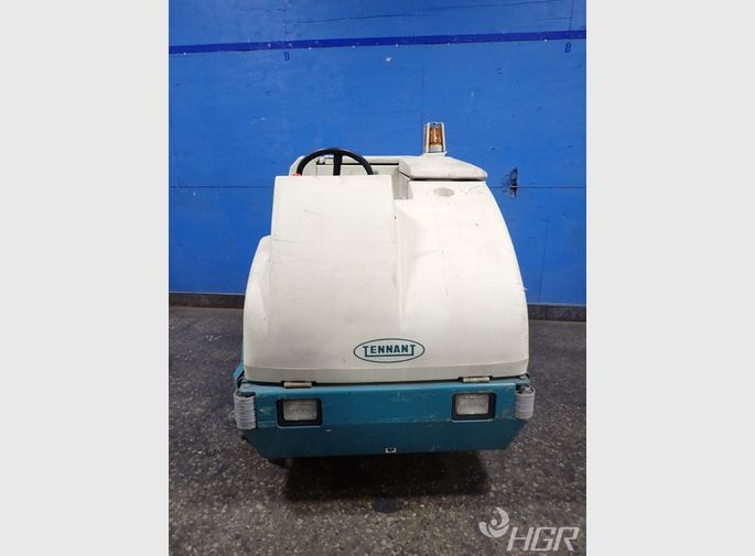 Tennant Floor Scrubber