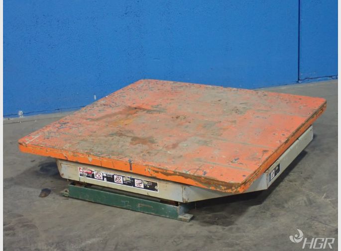  Pneumatic Lift Table