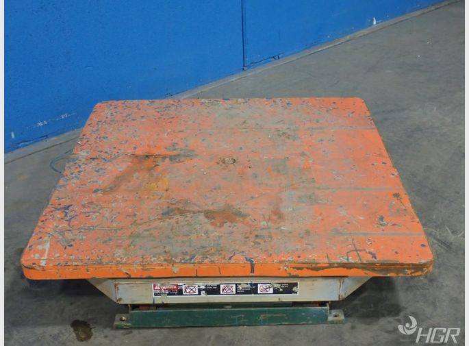  Pneumatic Lift Table