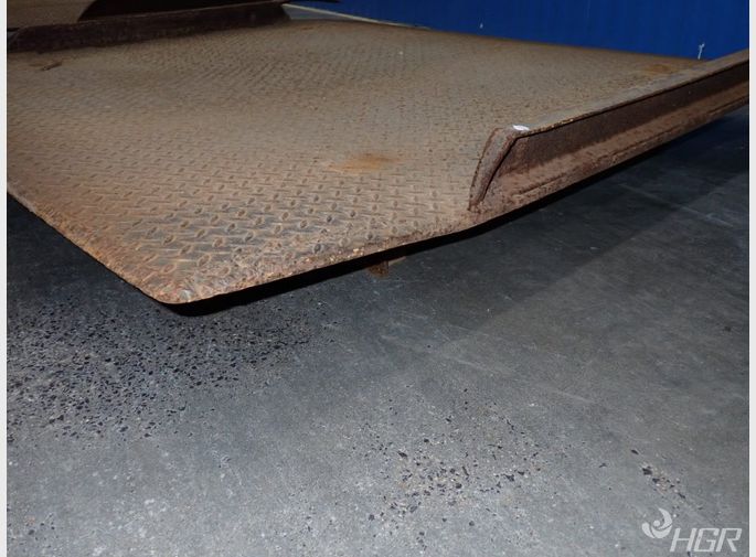  Dock Plate