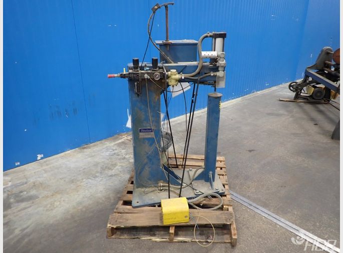 Stafast Tnut Machine