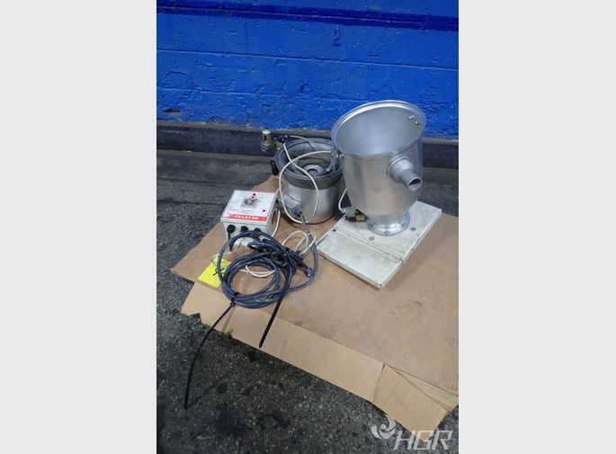 Mouldtek Vacuum Loader