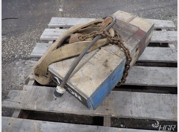  Chain Hoist