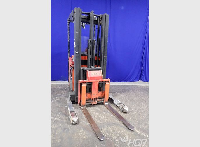 Raymond Electric Straddle Lift