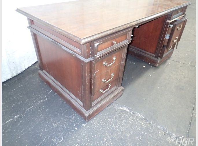  Desk 