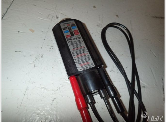 Wiggysquare D Voltage Tester