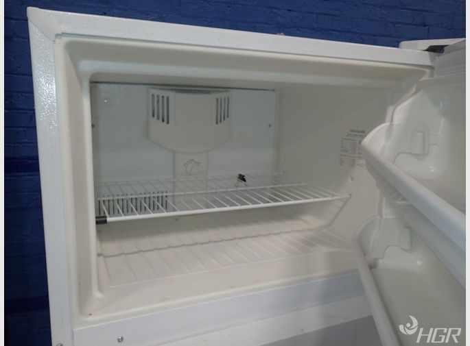 Fridgeaire Fridge
