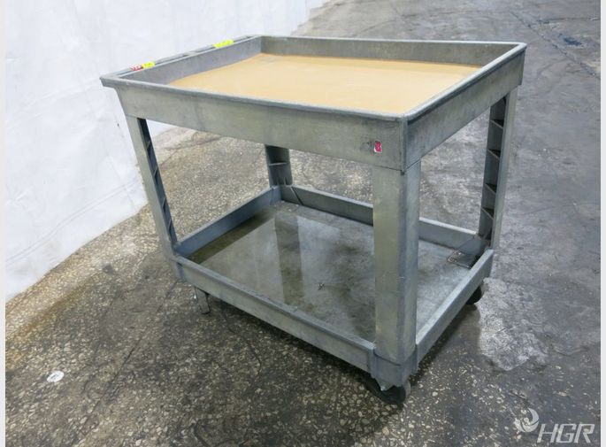 Rubbermaid  Cart