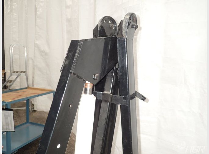 Omega Engine Crane