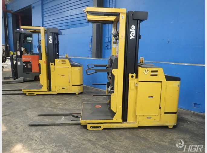 Yale Electric Order Picker